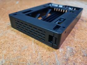 Mb882sp-1s-3b Icy Dock Ezconvert Lite Drive Bay Adapter Internal Black Sas Sata