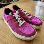Sas Highstreet Xltd Pink Suede Leather Metallic Accent Sneakers Size 8.5. Fixed Price $55.00.